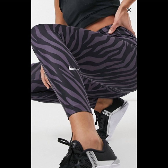 Nike Pants - Nike Zebra print legging size Small